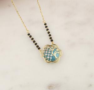 Último diseñador tradicional 18K oro Mangalsutra colgante alta venta nueva tendencia joyería fina para compromiso de boda o regalo - Product Image 1