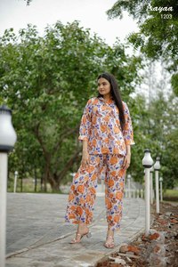 ชุดผ้ามัสลินบริสุทธิ์ชนิดพิเศษสำหรับวันและปาร์ตี้งานปักลายด้วยความหนาเย็บอย่างเต็มที่ (เซต Co-Ord)/ชุด kurti - Product Image 3