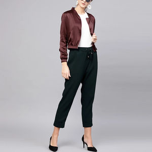 Veste bomber d'hiver professionnelle pour femmes, fabrication directe d'usine OEM, toile unie, coton teint uni, automne, imperméable - Product Image 3