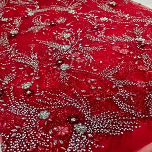 ผ้าตาข่ายปักลายลูกปัดแบบดั้งเดิม ทำมือ หรูหรา เป็นมิตรกับสิ่งแวดล้อม ประดับด้วยคริสตัลสีเงินและสีชมพู ขั้นต่ำ 5 หลา - Product Image 1