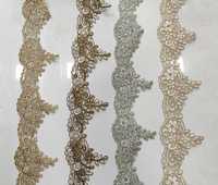 Lacets brodés à la machine sur mesure en motifs floraux et en six couleurs avec matériel de broderie attaché pour robe de mariée