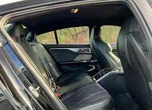 Sedán M8 2024 Usado, Motor Turbo de Gasolina, Caja de Cambios Automática, Neumáticos R17, Asientos de Cuero, Cámara Trasera, Volante a la Izquierda - Product Image 2