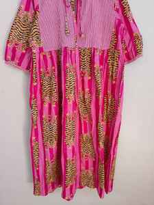 Vestido Largo de Verano con Estampado de Tigre, Cuello en V, Manga Larga, 100% Algodón, con Cierre de Cordón - Regalo Perfecto para Seres Queridos - Product Image 4