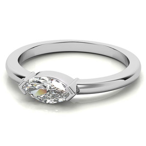 Bague de fiançailles solitaire SHREYA DIAM en moissanite taille ovale, monture à griffes en argent 925, tendance et classique pour femme - Product Image 4