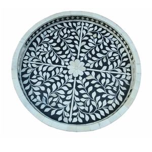 Plateau de service rond en métal et MDF avec motif moderne fait à la main en incrustation d'os avec fonction de service de café et de thé - Product Image 5