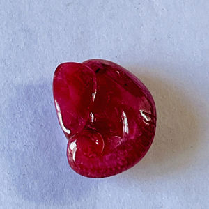 Colgante de Piedra Preciosa de Rubí Rojo Natural Tallado Sin Cortar, 23x18 mm, 43.92 Quilates - Product Image 1