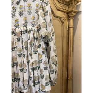 Top de Lino 100% con Estampado Floral de Girasoles para Mujer, Talla Única, Cuello con Lazo, Decoración Bordada con Lentejuelas, Disponible en Talla XL - Product Image 2