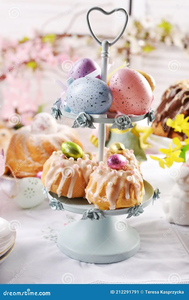 Concepteur d'article de luxe en métal de couleur cuivre support de gâteau en métal de meilleure qualité pour le Offre Spéciale d'article décoratif de mariage et à la maison - Product Image 2