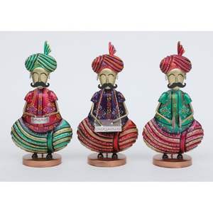 Nouveau HQ traditionnel léger salon de table intérieur musiciens Rajasthani ensemble de 3 Figurines en fer multicolores - Product Image 3