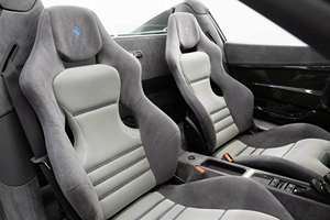 Voiture de sport 2025 8L+ Essence à aspiration naturelle Transmission automatique 400Ps+ 100Nm 3 places Sièges en cuir foncé - Product Image 6