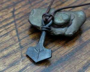 คุณภาพสูงจี้ Vintage มังกรขนมจี้สร้อยคอร้อนขายอินเดียโบราณจี้สร้อยคอ Rune สําหรับผู้หญิงผู้ชาย - Product Image 3