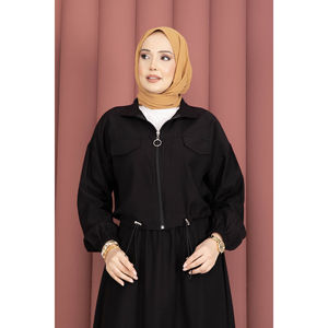 Conjunto Deportivo para Mujer, Chaqueta Corta y Falda Negras - Product Image 2