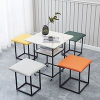 Ensemble de salle à manger circulaire compact en gros, table de bistrot moderne et minimaliste pour balcon et 4 tabourets ottomanes, mobilier