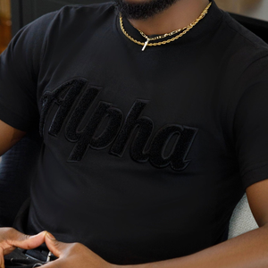 Camiseta de chenilla alfa negra sólida, ropa de vida griega bordada, camiseta de moda de algodón personalizada, ropa de calle informal de fraternidad - Product Image 4