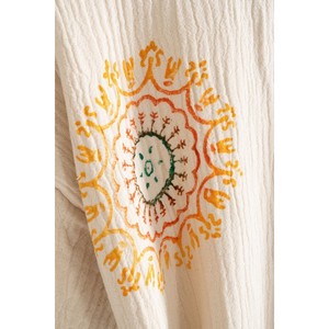 Bata de algodón 100% orgánico Varol Lady's con cuello tipo kimono - Lemura transpirable y cómoda, tejida con estampado semisólido personalizado para invierno - Product Image 3