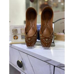 Zapatos de Cuero Personalizados para Mujer, Bordados, a la Moda, Ligeros, Cómodos, con Logotipo Personalizado, Calzado para Fiesta, Hecho en India - Product Image 6