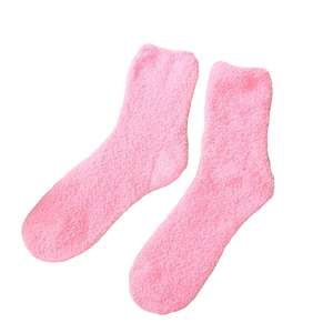 Chaussettes de sommeil chaudes et moelleuses ozy à forte demande pour femmes Chaussettes de salon confortables en molleton de corail - Product Image 4