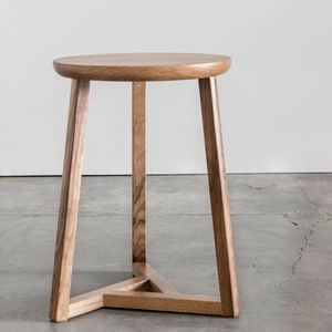 Tabouret en bois de qualité supérieure en bois de teck, parfait pour des sièges durables dans les maisons et les restaurants - Product Image 4