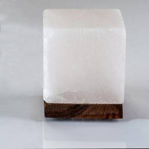 Mini lámpara de sal del Himalaya con forma de cubo tallado operada por USB, Feng Shui Natural, decoración del hogar, artesanía hecha en Pakistán - Product Image 6