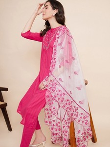 Vestidos Tradicionales de la India y Pakistán para Mujer, Estilo Rajastaní, con Estampado Digital, Bordado Chikankari, Hermoso Diseño de Pechera con Trabajo de Hilo - Product Image 2