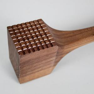 Marteau à viande professionnel en bois d'acacia - Battoir à viande double face - Attendrisseur de viande en bois naturel pour steak, poulet et volailles - Product Image 1