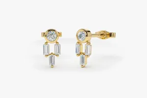 Baguette en or massif 14 carats et boucles d'oreilles en diamant rond faites à la main VVS Diamond Wholesale Designer Inspiré Boucles d'oreilles uniques - Product Image 3