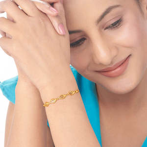 สร้อยข้อมือแฟชั่นทองคำแบบยืดหยุ่นพร้อมจี้เชื่อมต่อ - Product Image 3