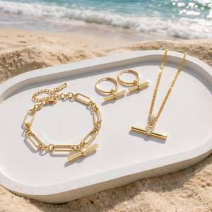 Conjunto de Regalo Jeulia Andy Style, Collar, Pulsera y Aretes con Baño de Oro de 18K y Diseño de Barra en T - Product Image 5