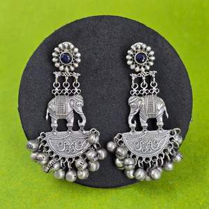 Pendientes de Latón Oxidado Plateado, Joyería Étnica Tribal Boho, Regalo para Ella - Product Image 1