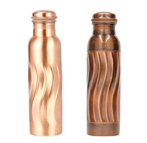 Fourmi. Bouteille en cuivre Wave 1 L à prix avantageux, faites la danse de l'hydratation avec l'Ant. Bouteille en cuivre Wave, flacon en cuivre 1000 ML - Product Image 1