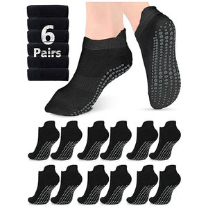 Calcetines de agarre con puntos de silicona Manténgase seguro y estable Yoga Grips Calcetines antideslizantes negros lisos para hombres Logo - Product Image 3