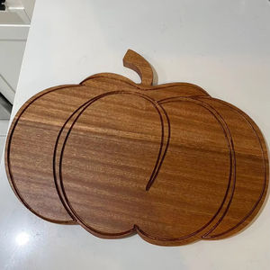 Tabla de cortar de calabaza de madera moderna y decoración de otoño-Juego de varias piezas hecho a mano - Product Image 1