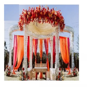 Elegante Mandap de Cristal para Bodas con Decoración Floral, Mandap de Cristal Blanco para Bodas al Aire Libre, Moderno Mandap Indio para Bodas en Inglaterra - Product Image 1
