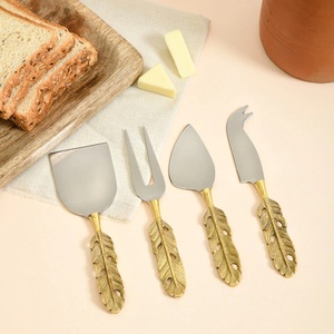 Juego de Cuchillos para Queso de Acero Inoxidable con Acabado Dorado Artesanal para Cafeterías y Servicios de Catering, Cubertería de Diseño para Hoteles y Restaurantes - Product Image 3