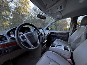 Chrysler Town and Country Touring Usada del 2013 - Product Image 2