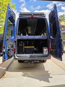 Fourgon utilitaire Sprinter 3500XD de classe poids lourd, modèle 2024, d'occasion - Product Image 3