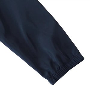 เสื้อแจ็คเก็ต Anorak น้ำหนักเบา คุณภาพเยี่ยม ผลิตจากโพลีเอสเตอร์ไนลอน 100% กันลม ดีไซน์เท่ห์ สไตล์ลำลอง เหมาะสำหรับทีม ใส่สบายในฤดูร้อน ปี 2026 - Product Image 3