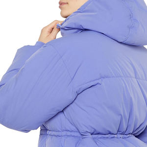 Veste matelassée à capuche pour femme, manteau d'hiver isolé et chaud, vêtement d'extérieur rembourré élégant, couleur lavande violette, avec fermeture à boutons-pression - Product Image 3