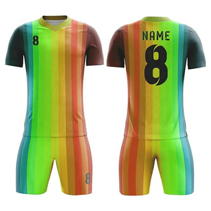 2023 personnalisé hommes nouveau Design personnalisé 100% Polyester uniformes de Football vert formation Vintage équipe Football maillots Kits de Football - Product Image 1