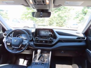 Neatly Used 2022 T-o-o-y-o-t-a Highlander XLE AWD Plus Accident Free LHD/RHD <b>Drive</b> - Product Image 3