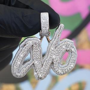 Real 2.20Ct Moissanite corte redondo 14K chapado en oro blanco estilo Hip-Hop colgante de encanto para hombres - Product Image 1