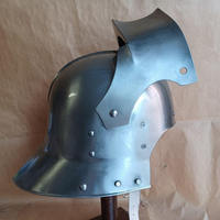 Casque Sallet allemand artisanal en acier doux découpé au die pour les reconstitutions historiques et l'exposition des collectionneurs