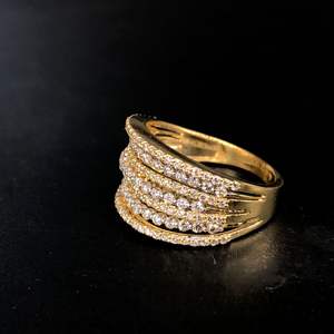 แหวนสุดทึ่งที่มีเพชรเจียระไนทรงกลมสวยงามห้าแถวเรียงด้วยทองคำ14K - Product Image 2