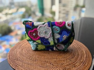 Bolso de Moda Bordado con Cuentas de Diseñador de Alta Demanda, Bolso de Cuentas para Fiestas Casuales y Viajes, Disponible al Mejor Precio - Product Image 2