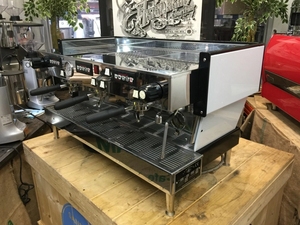 Machine à café LINEA CLASSIC 3 GROUP WHITE COFFEE MACHINE CUSTOM COMMERCIAL + LIVRAISON GRATUITE - Product Image 3