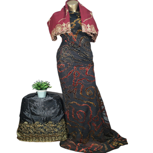 Nouvelle arrivée, dernière tendance, robe traditionnelle somalienne en velours Dirac, tissu jacquard uni, motif floral rouge vibrant pour filles - Product Image 1