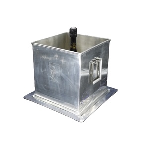 Seau à champagne de luxe en acier de forme carrée avec poignées, refroidisseur de bouteille de vin plaqué nickel, type artisanal - Product Image 1