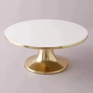 Support à gâteau en métal poli robuste, écologique, fait à la main, décoration de table pour les maisons modernes, les boulangeries professionnelles, les mariages, les anniversaires - Product Image 4