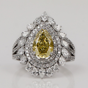 Anillo de Compromiso de Oro Sólido de 18K con Diamante Cultivado en Laboratorio con Corte Pera Amarillo, Doble Halo, Certificado IGI, Anillo de Regalo de Compromiso con Diamante - Product Image 1
