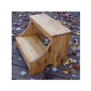 Taburete Compacto de Madera con Diseño Artesanal Estable, Ideal para Habitaciones Infantiles, Encimeras de Cocina, Despensas y Uso Doméstico - Product Image 3